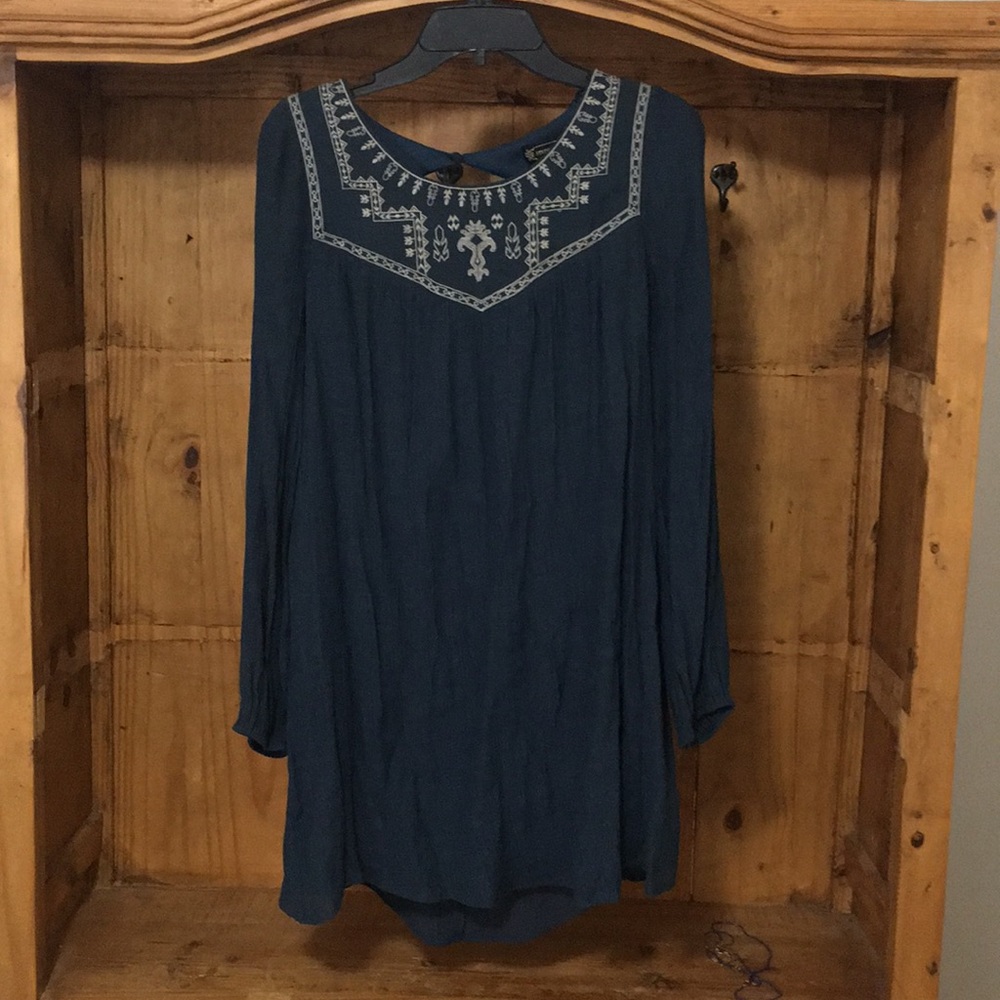 Pretty long sleeve embroidered dress
